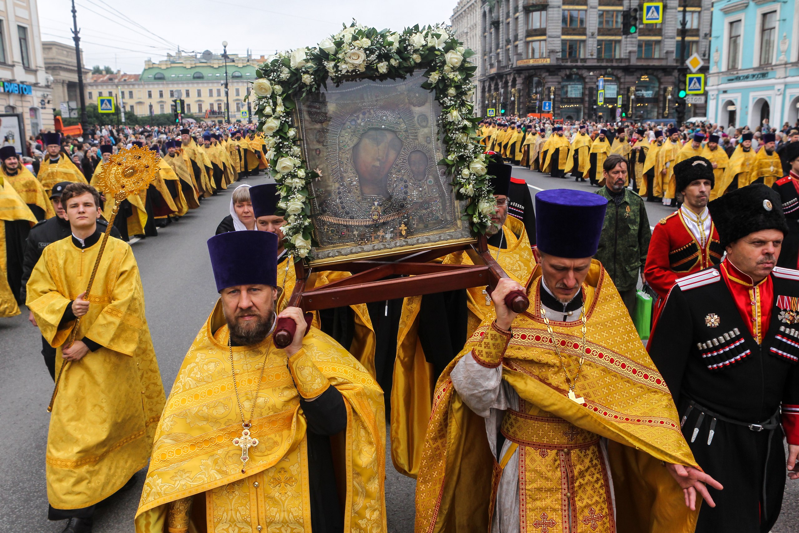 Питер Невский проспект крестный ход